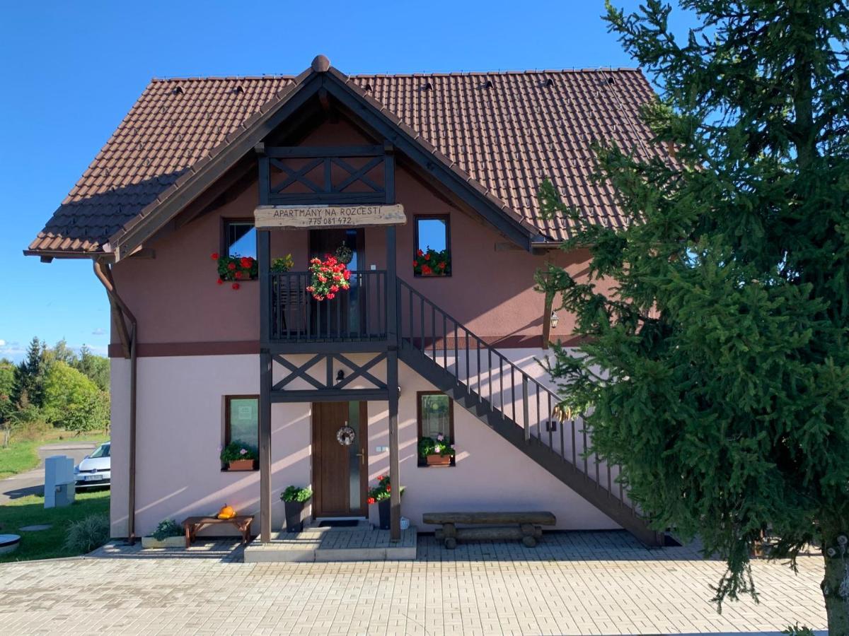 Apartmány Na Rozcestí Lomnice nad Popelkou Exterior foto