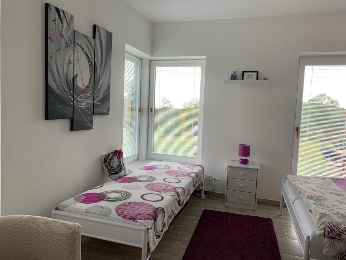 Apartmány Na Rozcestí Lomnice nad Popelkou Exterior foto