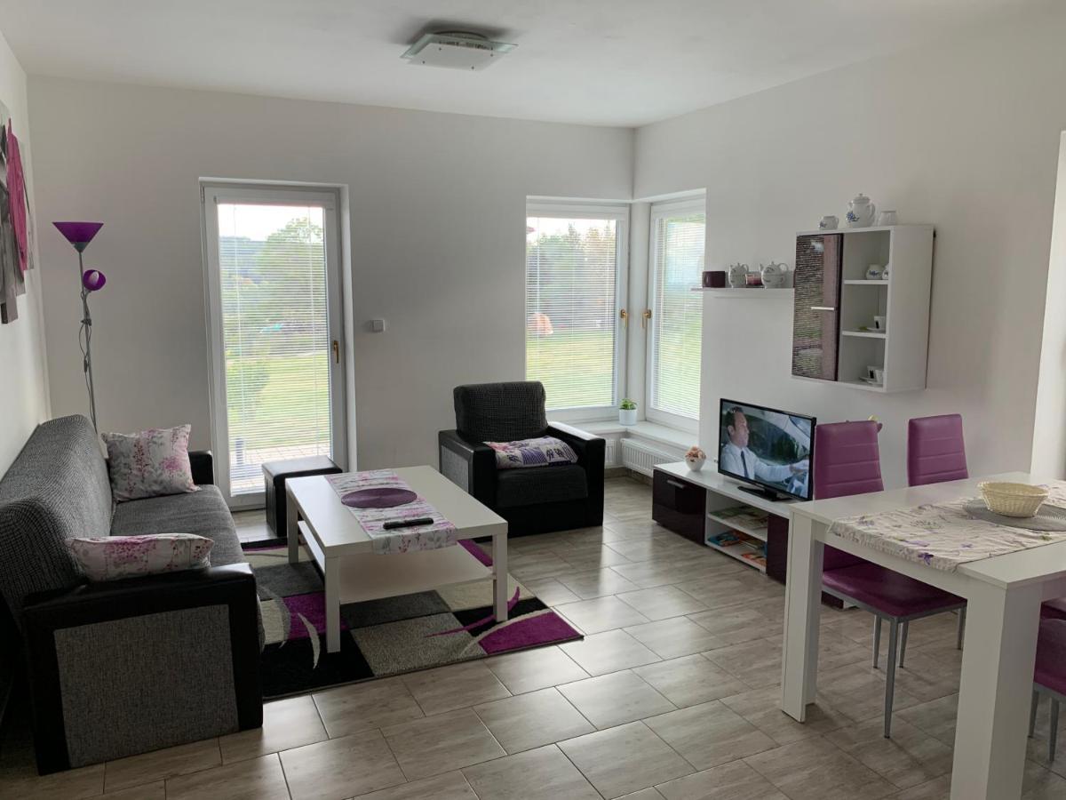 Apartmány Na Rozcestí Lomnice nad Popelkou Exterior foto