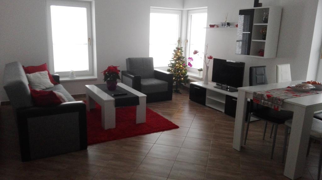 Apartmány Na Rozcestí Lomnice nad Popelkou Exterior foto