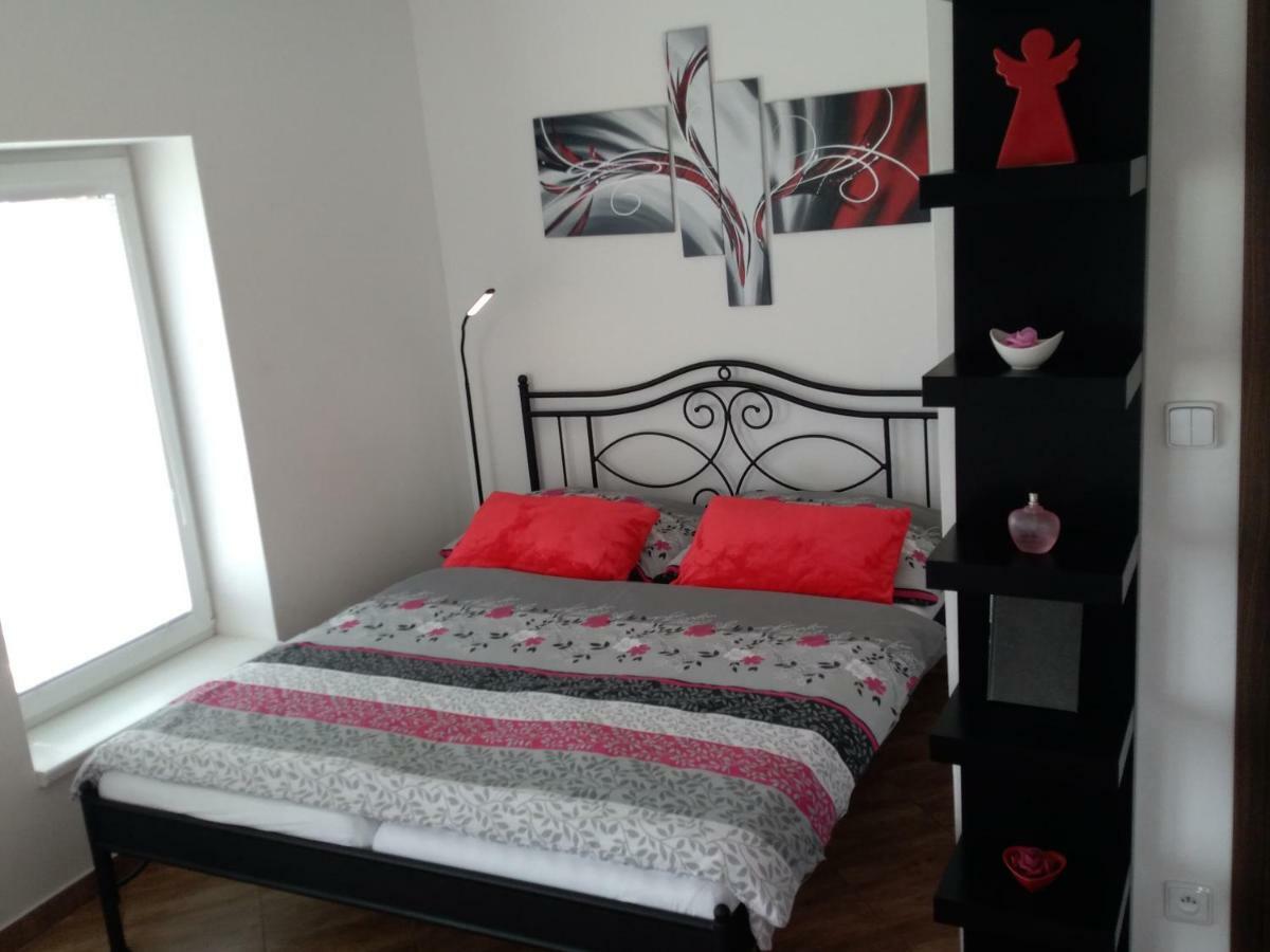 Apartmány Na Rozcestí Lomnice nad Popelkou Exterior foto